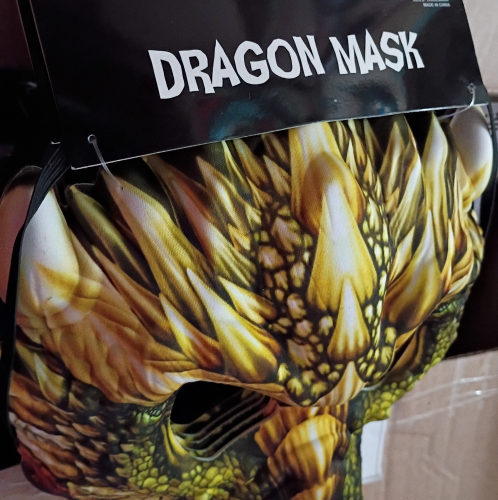 NWT Dragon Half Mask Yellow Green Halloween Costume Cosplay Roleplay Frat Party - Picture 3 of 6